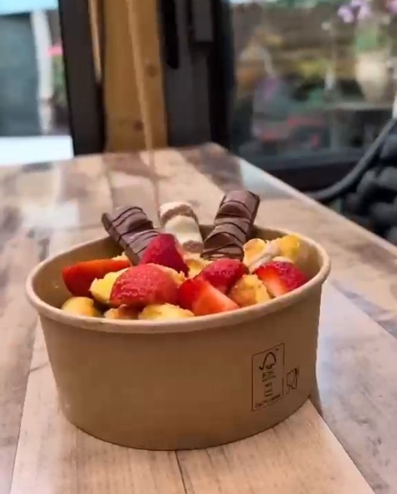 Kaiserschmarrn mit Erdbeeren und Schokolade